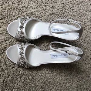 Monique Lhuillier Ivory Beaded Heels